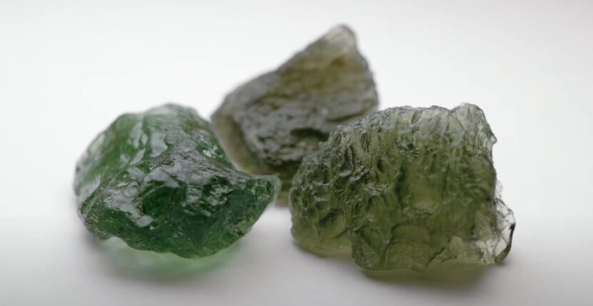 Green color of moldavite